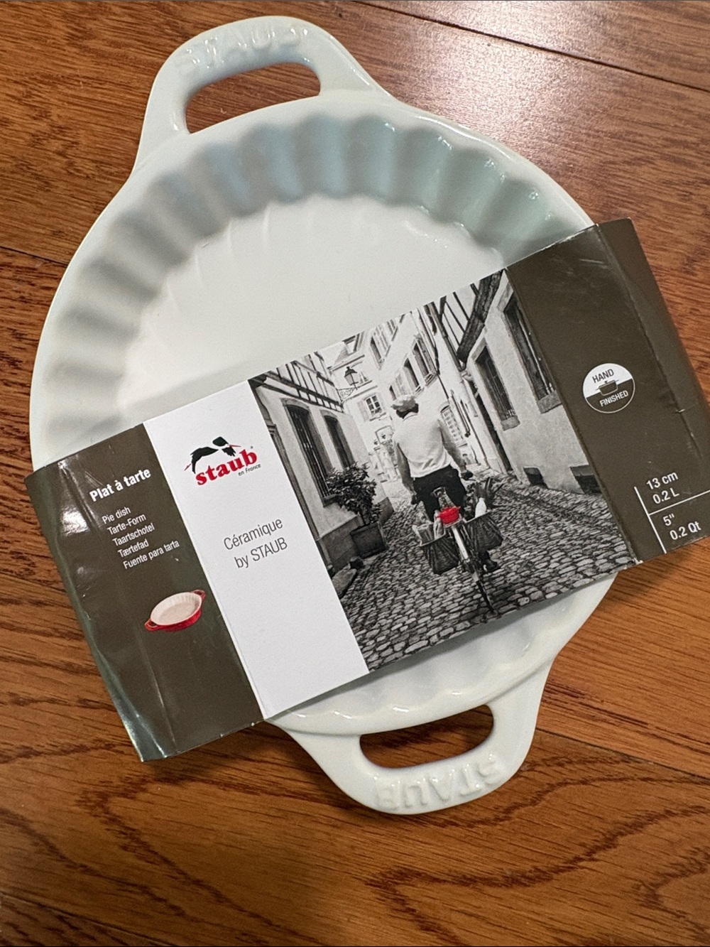 NWT Staub 5" White Ceramic
Handled Pie Dish White